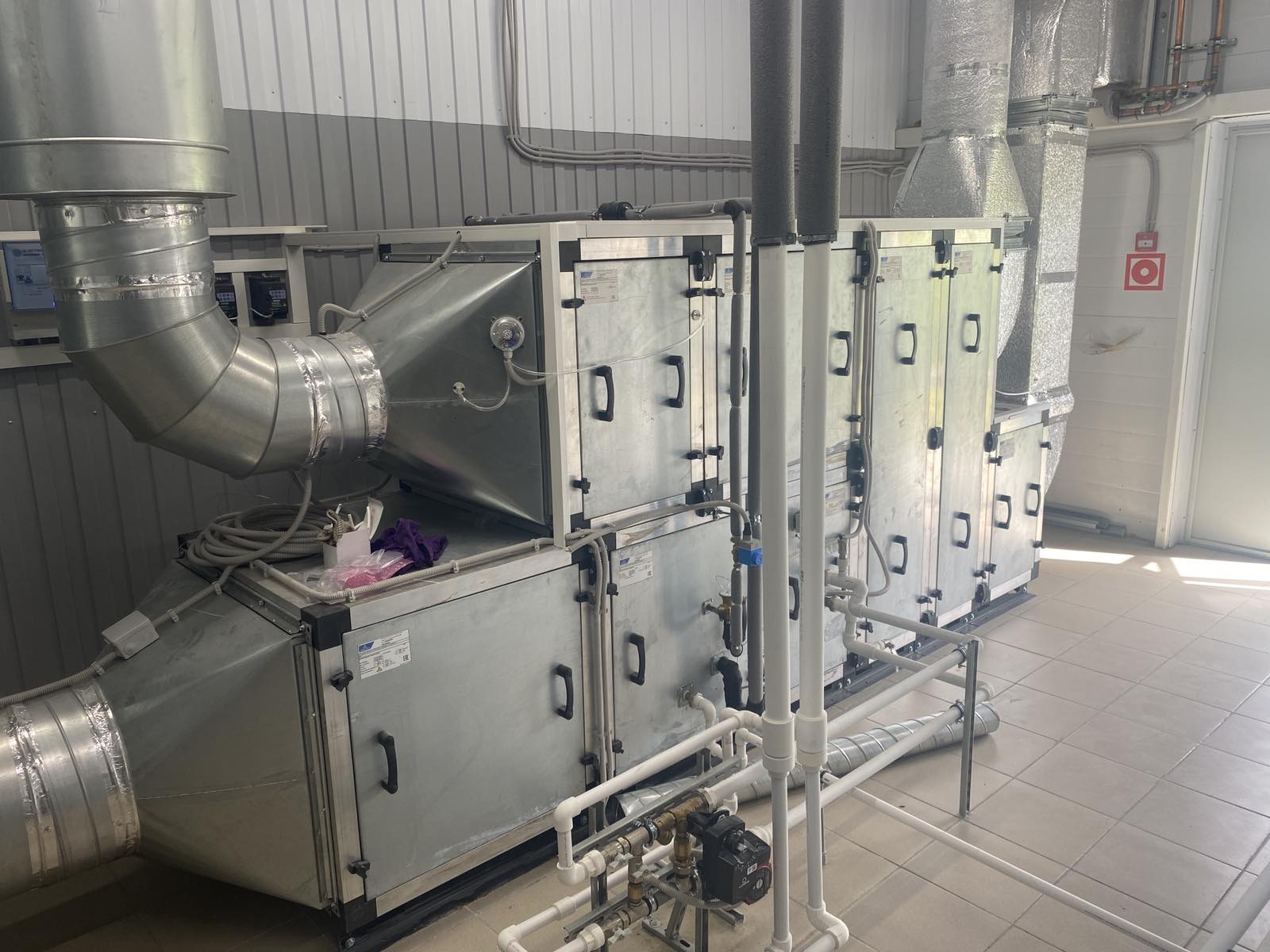 Монтаж приточно-вытяжной вентиляции.